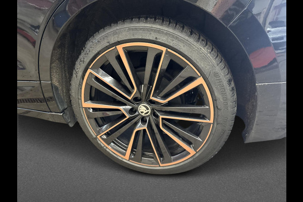 Škoda ENYAQ iV 60 Founders Edition Black | 21 inch | Panaromadak | Lederen bekleding