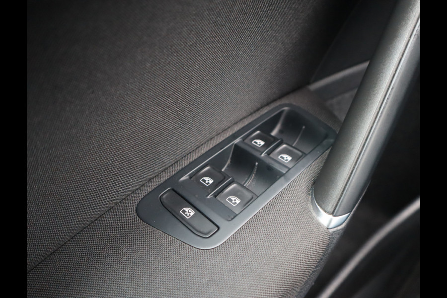 Volkswagen Golf Variant 1.5 TSI Comfortline Business Navi / Pano / ACC / Trekhaak BTW Auto