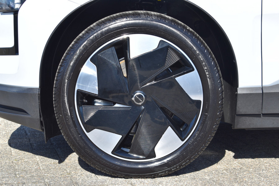 Volvo EX30 Extended Range Plus 69 kWh | Blis | Camera Achter | Elektr. Achterklep | 19'' | PDC V+A