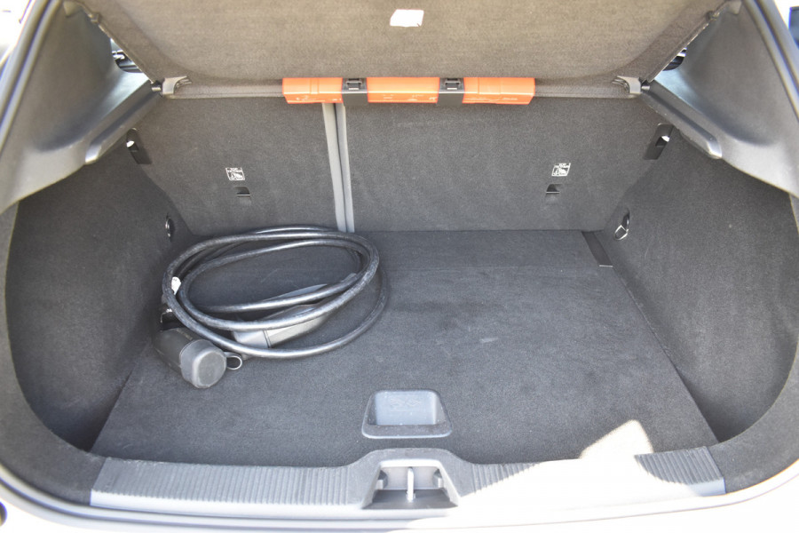 Volvo EX30 Extended Range Plus 69 kWh | Blis | Camera Achter | Elektr. Achterklep | 19'' | PDC V+A