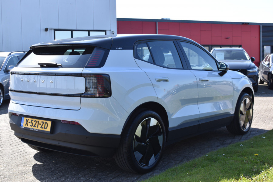 Volvo EX30 Extended Range Plus 69 kWh | Blis | Camera Achter | Elektr. Achterklep | 19'' | PDC V+A