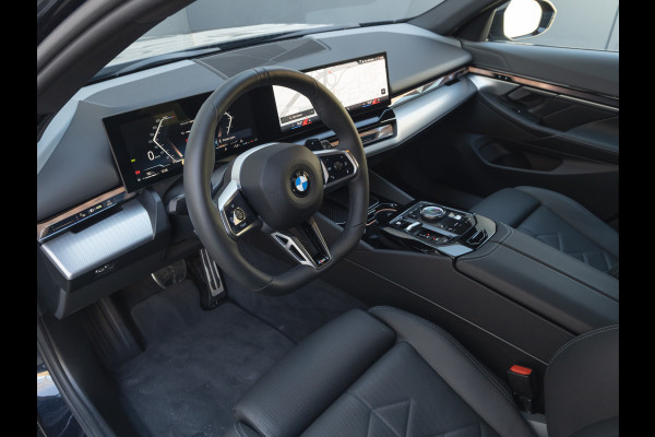BMW 5 Serie Touring 540d xDrive M-Sport - Individual Leder - Memoryzetels - Driving Assistant