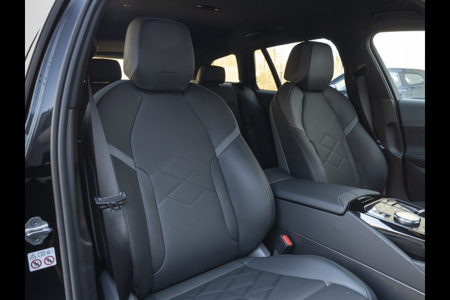 BMW 5 Serie Touring 540d xDrive M-Sport - Individual Leder - Memoryzetels - Driving Assistant