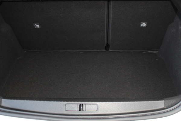 Opel Corsa 1.2-100pk Turbo GS Line. Erg mooie sportieve wagen, slechts 23.500 ! Panoramadak, Lane- en side assist, Telefoonvoorb., Cruise Cntrl, LED verl., PDC v+a, LM wielen, Climate Control,  Navigatie by Apple/Android, Stoel- en stuurwiel verwarming etc.