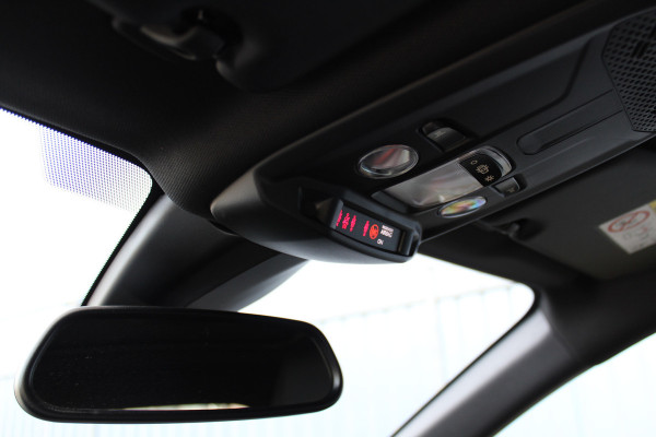 Opel Corsa 1.2-100pk Turbo GS Line. Erg mooie sportieve wagen, slechts 23.500 ! Panoramadak, Lane- en side assist, Telefoonvoorb., Cruise Cntrl, LED verl., PDC v+a, LM wielen, Climate Control,  Navigatie by Apple/Android, Stoel- en stuurwiel verwarming etc.