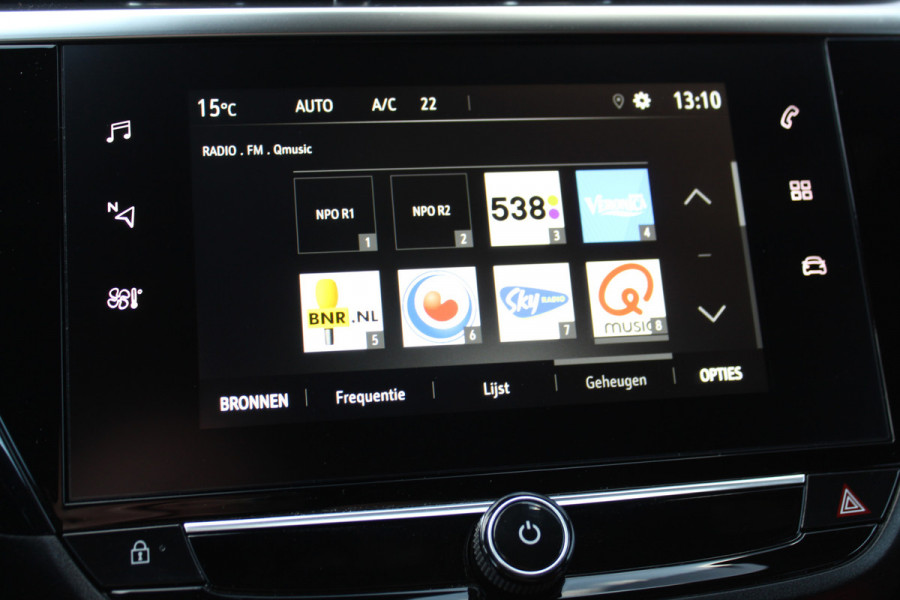 Opel Corsa 1.2-100pk Turbo GS Line. Erg mooie sportieve wagen, slechts 23.500 ! Panoramadak, Lane- en side assist, Telefoonvoorb., Cruise Cntrl, LED verl., PDC v+a, LM wielen, Climate Control,  Navigatie by Apple/Android, Stoel- en stuurwiel verwarming etc.