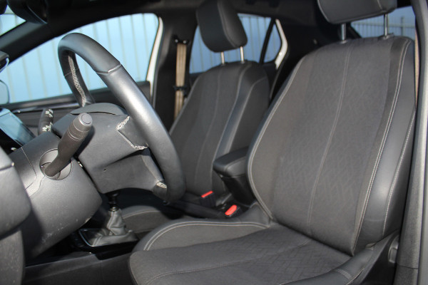 Opel Corsa 1.2-100pk Turbo GS Line. Erg mooie sportieve wagen, slechts 23.500 ! Panoramadak, Lane- en side assist, Telefoonvoorb., Cruise Cntrl, LED verl., PDC v+a, LM wielen, Climate Control,  Navigatie by Apple/Android, Stoel- en stuurwiel verwarming etc.