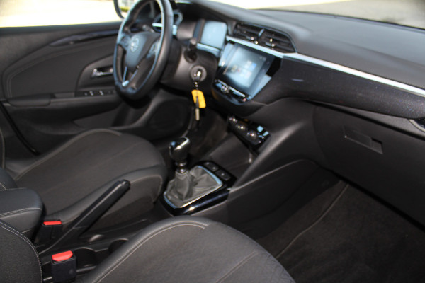 Opel Corsa 1.2-100pk Turbo GS Line. Erg mooie sportieve wagen, slechts 23.500 ! Panoramadak, Lane- en side assist, Telefoonvoorb., Cruise Cntrl, LED verl., PDC v+a, LM wielen, Climate Control,  Navigatie by Apple/Android, Stoel- en stuurwiel verwarming etc.