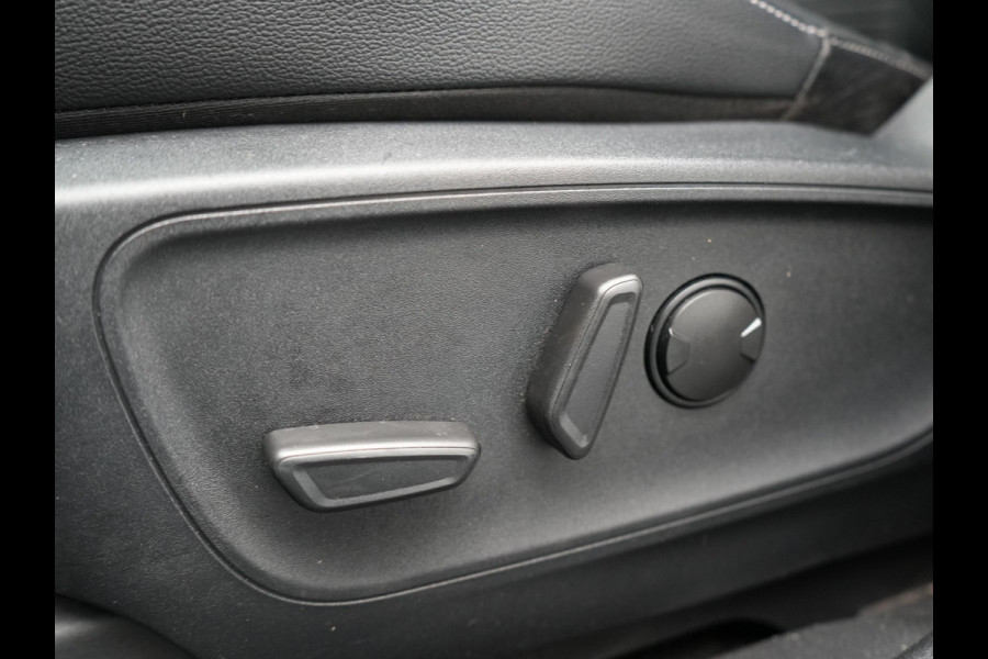 Ford Kuga 2.5 Titanium X PHEV 225pk Dealer O.H. | Panodak | Adaptive Cruise | 360 Camera | Bang & Olufsen Sound | Sportstoelen & Stuur Verwarmd | Keyless | Blis | Virtual | Navigatie | DAB | Plug In Hybrid |