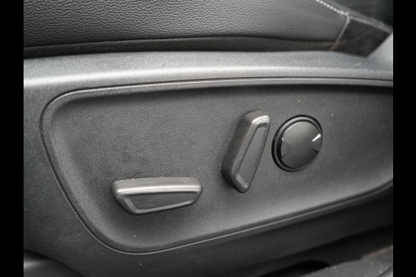 Ford Kuga 2.5 Titanium X PHEV 225pk Dealer O.H. | Panodak | Adaptive Cruise | 360 Camera | Bang & Olufsen Sound | Sportstoelen & Stuur Verwarmd | Keyless | Blis | Virtual | Navigatie | DAB | Plug In Hybrid |