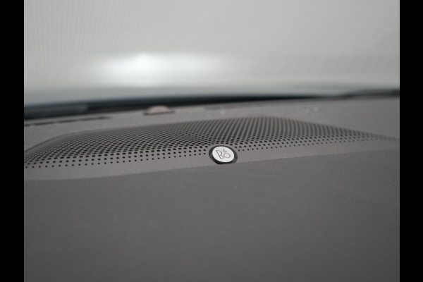 Ford Kuga 2.5 Titanium X PHEV 225pk Dealer O.H. | Panodak | Adaptive Cruise | 360 Camera | Bang & Olufsen Sound | Sportstoelen & Stuur Verwarmd | Keyless | Blis | Virtual | Navigatie | DAB | Plug In Hybrid |