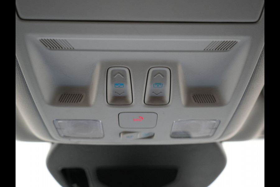 Ford Kuga 2.5 Titanium X PHEV 225pk Dealer O.H. | Panodak | Adaptive Cruise | 360 Camera | Bang & Olufsen Sound | Sportstoelen & Stuur Verwarmd | Keyless | Blis | Virtual | Navigatie | DAB | Plug In Hybrid |