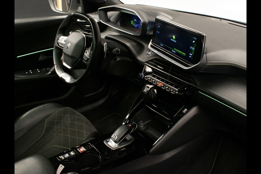Peugeot 2008 1.2 PureTech GT Pack Sport (PANORAMADAK,APPLE CARPLAY,NAVI,CAMERA,STOELVERWARMING,GETINT,LEDER/ALCANTARA,LM VELGEN)