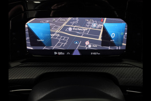 Volkswagen Golf 1.5 TSI R-Line 130 PK | LED Plus | Parkeer camera | Navigatie | Keyless entry | Stoel- en stuurverwarming |