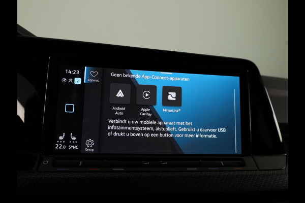 Volkswagen Golf 1.5 TSI R-Line 130 PK | LED Plus | Parkeer camera | Navigatie | Keyless entry | Stoel- en stuurverwarming |