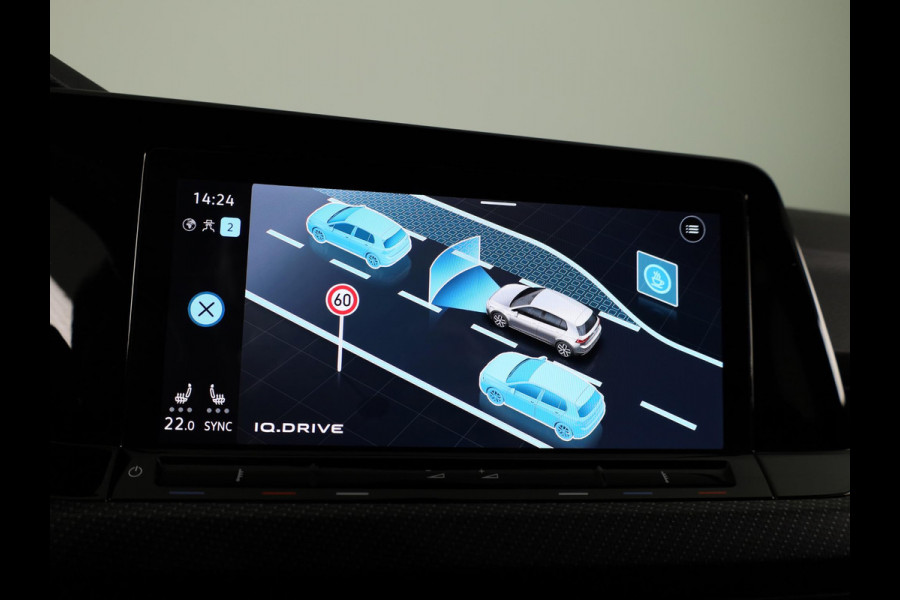 Volkswagen Golf 1.5 TSI R-Line 130 PK | LED Plus | Parkeer camera | Navigatie | Keyless entry | Stoel- en stuurverwarming |