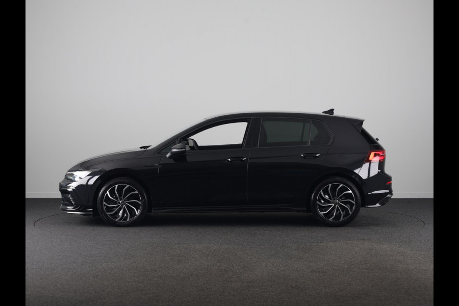 Volkswagen Golf 1.5 TSI R-Line 130 PK | LED Plus | Parkeer camera | Navigatie | Keyless entry | Stoel- en stuurverwarming |