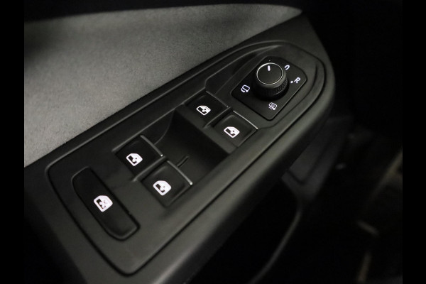 Volkswagen Golf 1.5 TSI R-Line 130 PK | LED Plus | Parkeer camera | Navigatie | Keyless entry | Stoel- en stuurverwarming |