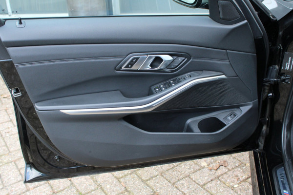 BMW 3 Serie Touring M340i xDrive High Executive