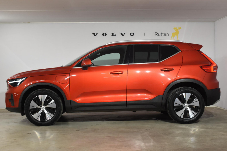 Volvo XC40 T4 211PK Automaat Plug-in hybrid Plus Bright / Navigatie / Cruise control / Harman Kardon / Stuur- & Stoelverwarming / Elektrische achterklep / Achteruitrijcamera / Elektrische stoelverst. met geheugen / Extra getint glas