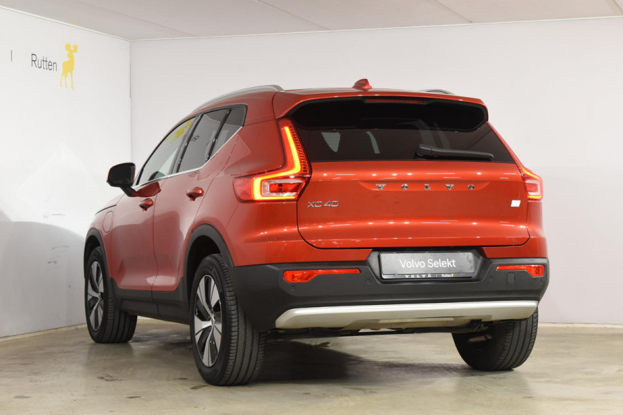 Volvo XC40 T4 211PK Automaat Plug-in hybrid Plus Bright / Navigatie / Cruise control / Harman Kardon / Stuur- & Stoelverwarming / Elektrische achterklep / Achteruitrijcamera / Elektrische stoelverst. met geheugen / Extra getint glas
