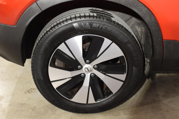 Volvo XC40 T4 211PK Automaat Plug-in hybrid Plus Bright / Navigatie / Cruise control / Harman Kardon / Stuur- & Stoelverwarming / Elektrische achterklep / Achteruitrijcamera / Elektrische stoelverst. met geheugen / Extra getint glas