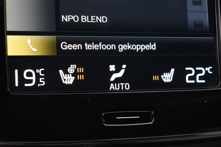 Volvo XC40 T4 211PK Automaat Plug-in hybrid Plus Bright / Navigatie / Cruise control / Harman Kardon / Stuur- & Stoelverwarming / Elektrische achterklep / Achteruitrijcamera / Elektrische stoelverst. met geheugen / Extra getint glas