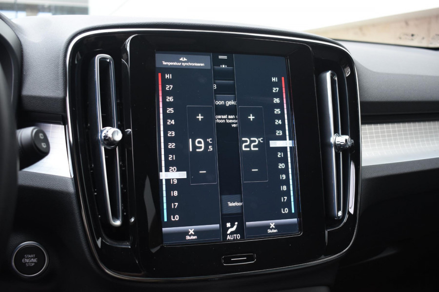 Volvo XC40 T4 211PK Automaat Plug-in hybrid Plus Bright / Navigatie / Cruise control / Harman Kardon / Stuur- & Stoelverwarming / Elektrische achterklep / Achteruitrijcamera / Elektrische stoelverst. met geheugen / Extra getint glas