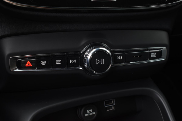Volvo XC40 T4 211PK Automaat Plug-in hybrid Plus Bright / Navigatie / Cruise control / Harman Kardon / Stuur- & Stoelverwarming / Elektrische achterklep / Achteruitrijcamera / Elektrische stoelverst. met geheugen / Extra getint glas