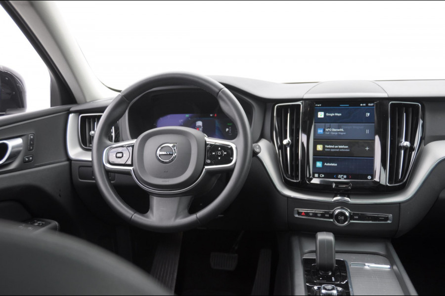 Volvo XC60 T6 350PK Automaat Plug-in hybrid AWD Plus Bright Panoramisch schuif-kanteldak / Google infotainment / Lederen bekleding / Parkeersensoren voor en achter met parkeercamera / Road Sign information / Cruise Control