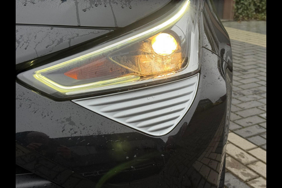 Toyota Aygo 1.0 VVT-i x-play Airco, Carplay, 5 DRS, NL/NAP!