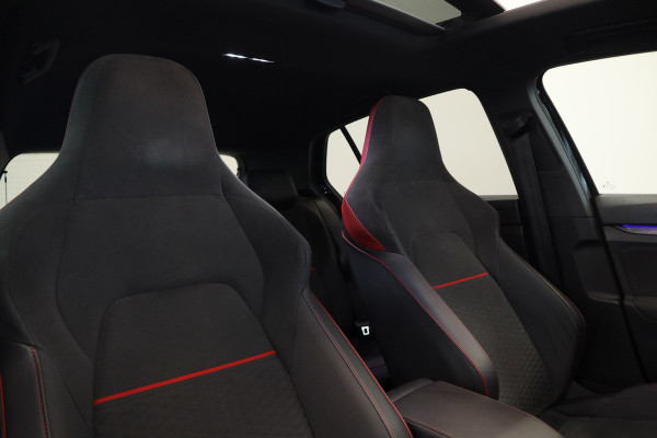 Volkswagen Golf 2.0 TSI GTI Clubsport Panoramadak Harman&Kardon Head-Up