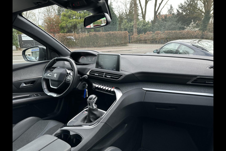 Peugeot 3008 1.2 PureTech GT Line LED|CarPlay|Dodehoek|Stoelverwarming|Trekhaak