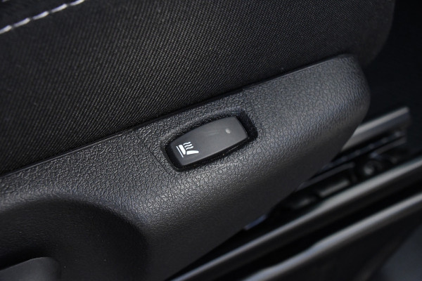 Nissan Primastar 2.0 dCi 150 L2H1 DC Black Edition 5 Jaar Garantie, Camera, Cruise, LED, Stoelverwarming, 2 x Schuifdeur, Clima, Automaat, Keyless, Uniek!