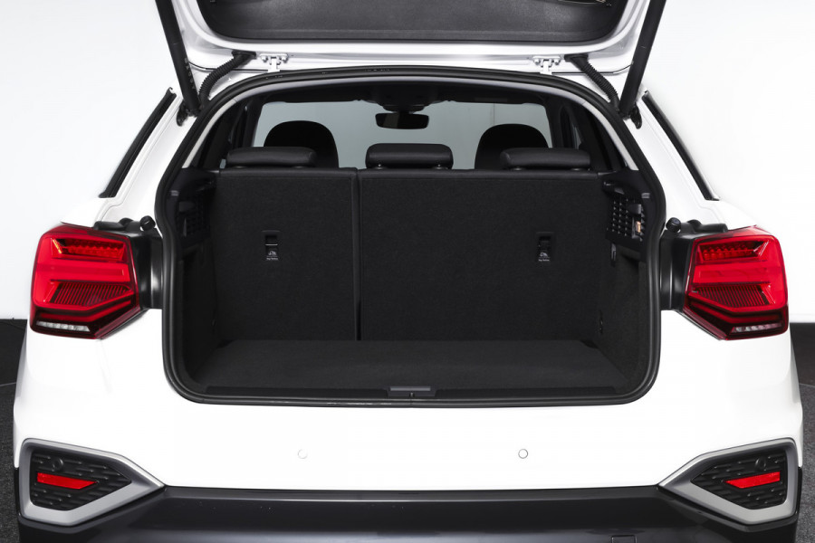 Audi Q2 35 TFSI S Edition 150 PK - Automaat | Dig. Cockpit | Adapt. Cruise | Stoelverw. | Matrix Led | Camera | NAV + App. Connect | ECC | Elek. Klep | LM 17" |