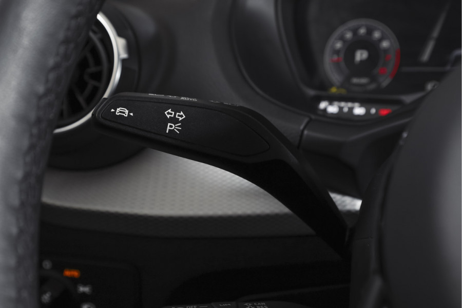 Audi Q2 35 TFSI S Edition 150 PK - Automaat | Dig. Cockpit | Adapt. Cruise | Stoelverw. | Matrix Led | Camera | NAV + App. Connect | ECC | Elek. Klep | LM 17" |