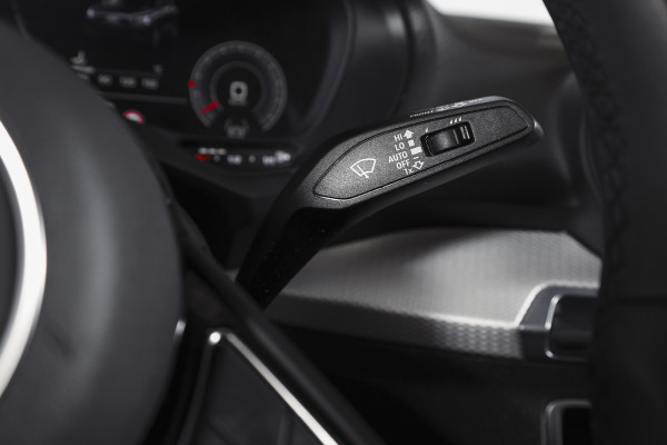 Audi Q2 35 TFSI S Edition 150 PK - Automaat | Dig. Cockpit | Adapt. Cruise | Stoelverw. | Matrix Led | Camera | NAV + App. Connect | ECC | Elek. Klep | LM 17" |