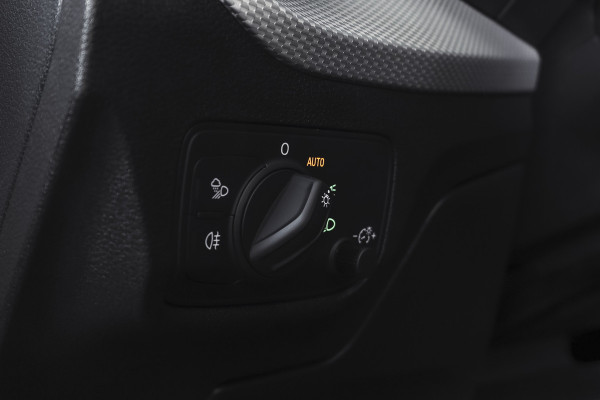 Audi Q2 35 TFSI S Edition 150 PK - Automaat | Dig. Cockpit | Adapt. Cruise | Stoelverw. | Matrix Led | Camera | NAV + App. Connect | ECC | Elek. Klep | LM 17" |