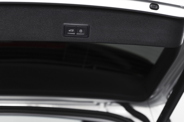 Audi Q2 35 TFSI S Edition 150 PK - Automaat | Dig. Cockpit | Adapt. Cruise | Stoelverw. | Matrix Led | Camera | NAV + App. Connect | ECC | Elek. Klep | LM 17" |