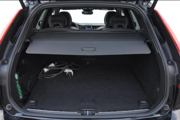 Volvo XC60 T6 340PK Automaat Plug-in hybrid AWD R-Design