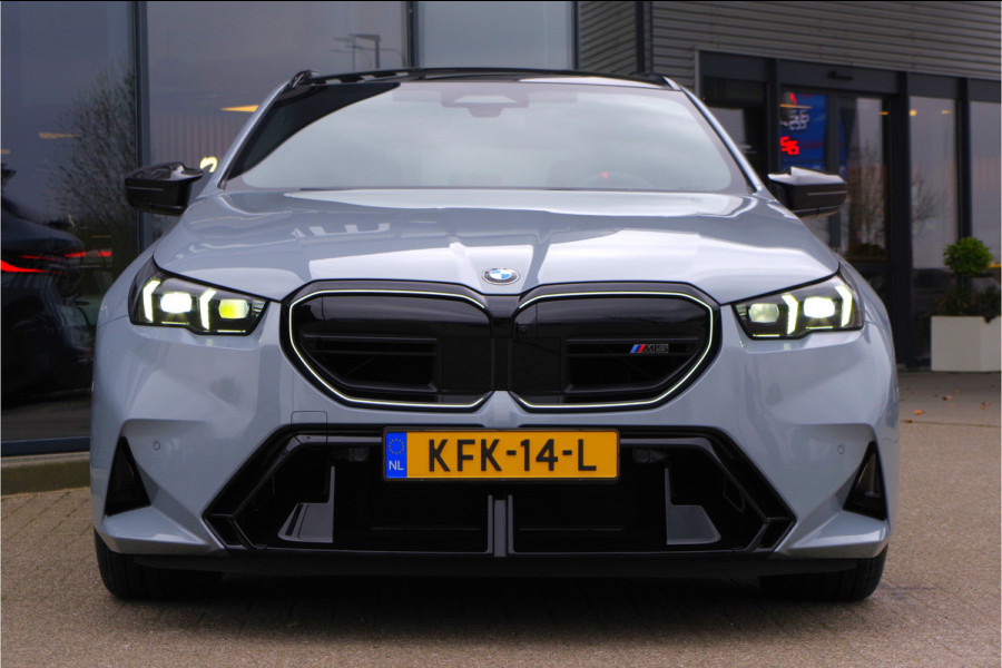 BMW 5 Serie Touring M5, M-Drivers Pack, Panoramadak, B&W Sound, Trekhaak, Carbon Int, Driv. Ass. Prof, Comfort Pack,