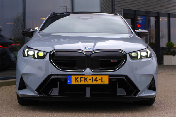 BMW 5 Serie Touring M5, M-Drivers Pack, Panoramadak, B&W Sound, Trekhaak, Carbon Int, Driv. Ass. Prof, Comfort Pack,