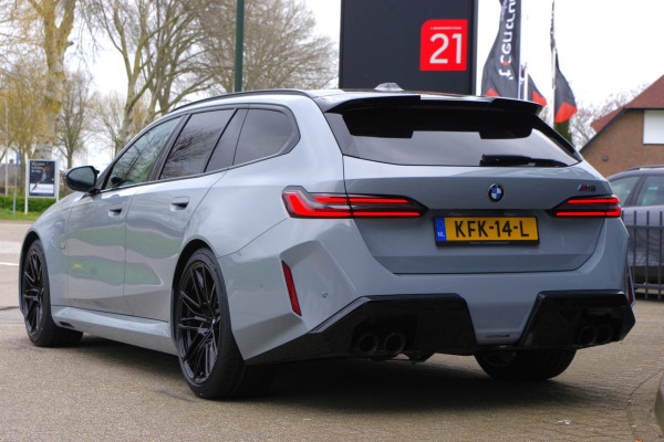 BMW 5 Serie Touring M5, M-Drivers Pack, Panoramadak, B&W Sound, Trekhaak, Carbon Int, Driv. Ass. Prof, Comfort Pack,