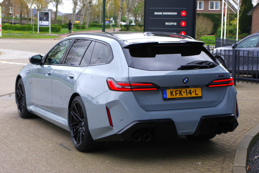 BMW 5 Serie Touring M5, M-Drivers Pack, Panoramadak, B&W Sound, Trekhaak, Carbon Int, Driv. Ass. Prof, Comfort Pack,