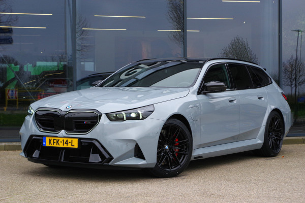 BMW 5 Serie Touring M5, M-Drivers Pack, Panoramadak, B&W Sound, Trekhaak, Carbon Int, Driv. Ass. Prof, Comfort Pack,