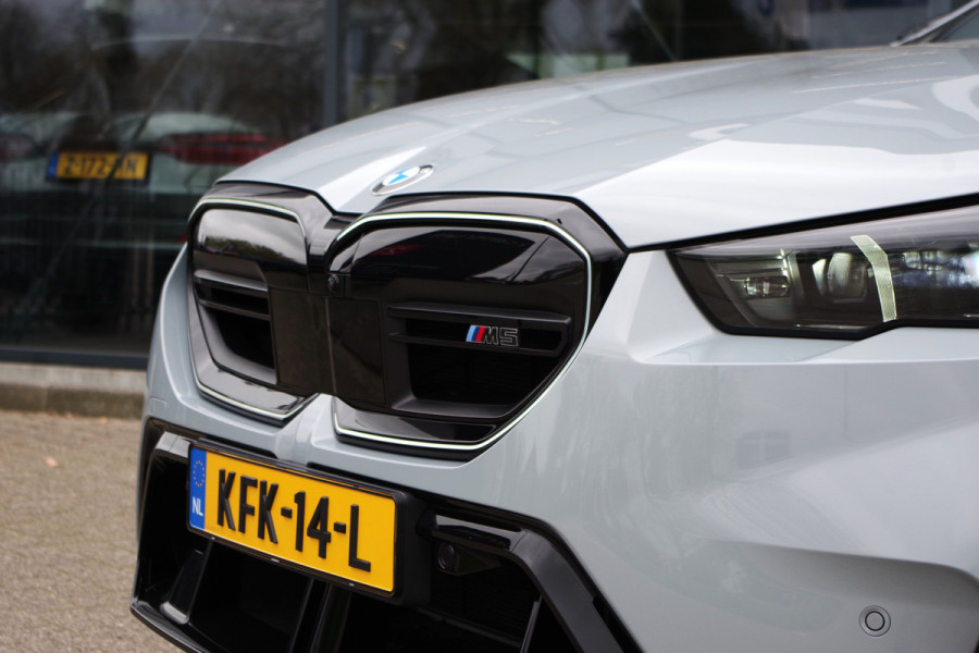 BMW 5 Serie Touring M5, M-Drivers Pack, Panoramadak, B&W Sound, Trekhaak, Carbon Int, Driv. Ass. Prof, Comfort Pack,