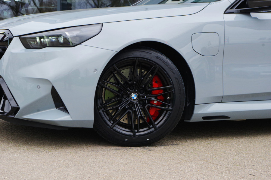 BMW 5 Serie Touring M5, M-Drivers Pack, Panoramadak, B&W Sound, Trekhaak, Carbon Int, Driv. Ass. Prof, Comfort Pack,