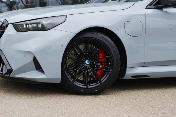 BMW 5 Serie Touring M5, M-Drivers Pack, Panoramadak, B&W Sound, Trekhaak, Carbon Int, Driv. Ass. Prof, Comfort Pack,
