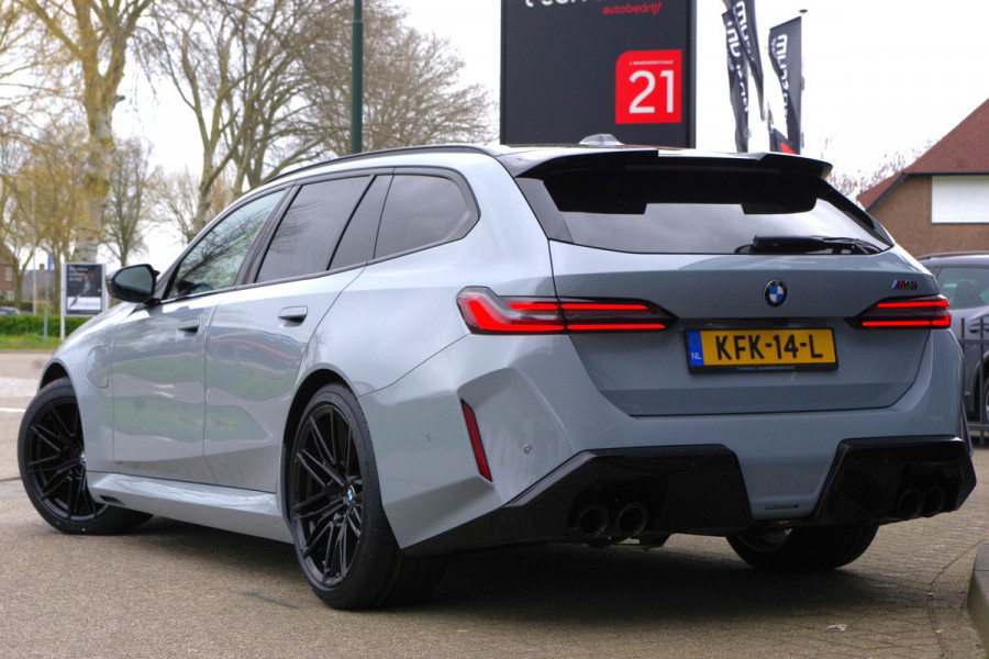 BMW 5 Serie Touring M5, M-Drivers Pack, Panoramadak, B&W Sound, Trekhaak, Carbon Int, Driv. Ass. Prof, Comfort Pack,