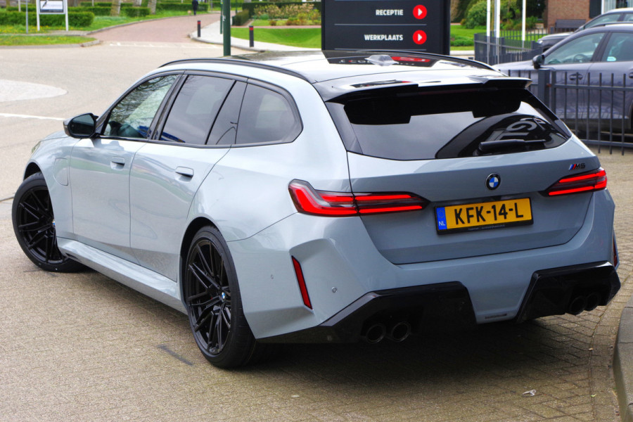 BMW 5 Serie Touring M5, M-Drivers Pack, Panoramadak, B&W Sound, Trekhaak, Carbon Int, Driv. Ass. Prof, Comfort Pack,